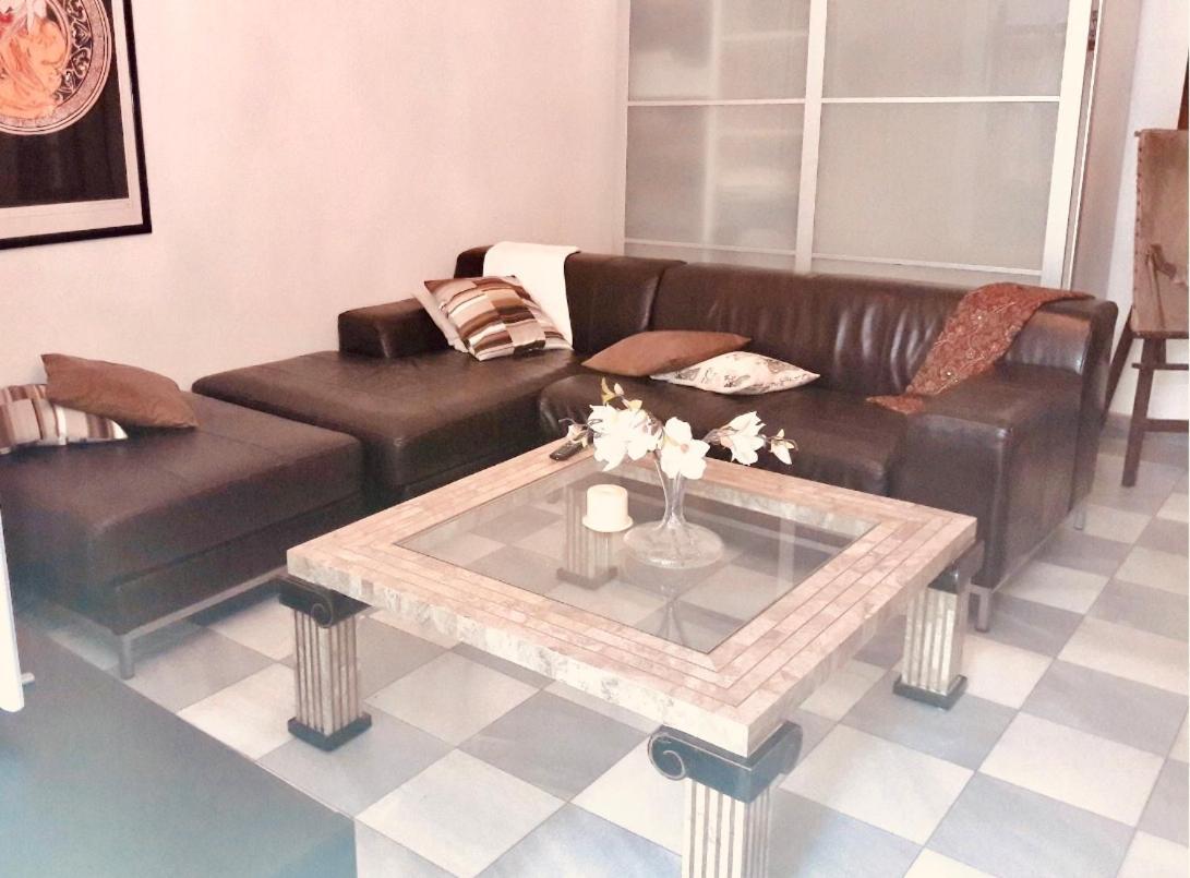 Koethen Zentrum Apartment Mit Park Am Europa Radweg Ngoại thất bức ảnh